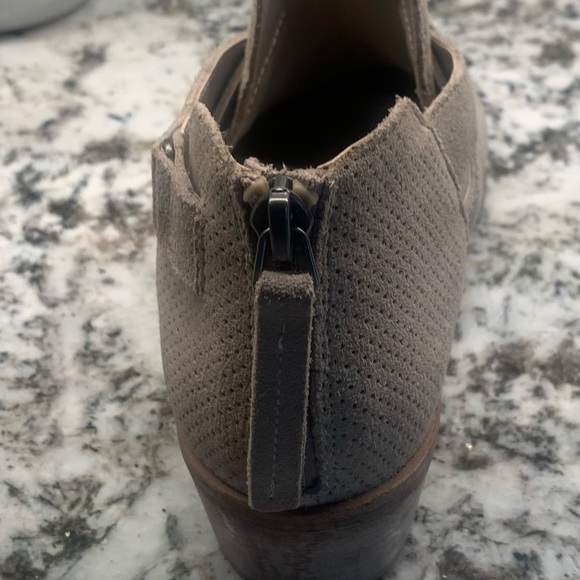 Booties - tan - Picture 3 of 6